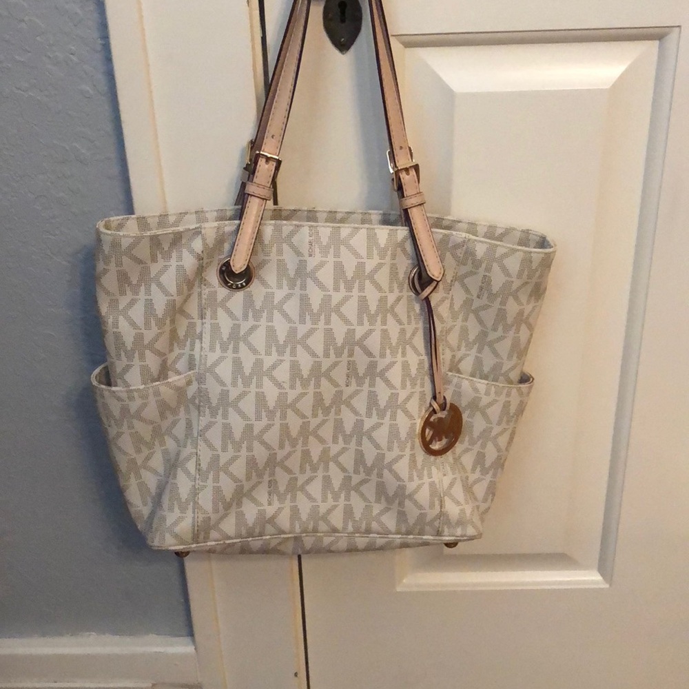Michael Kors Jet Set Vanilla Signautre Tote Bag